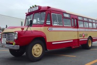 ボンネットバスに復刻塗装…はとバス70周年で記念車両［詳細画像］ 画像