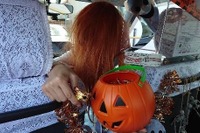 霊感タクシー2 ハロウィン仕様「飴ちゃんかいたずら書きか」 未来都タクシー 画像