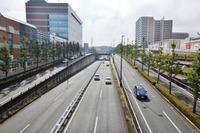 自動操舵による車線変更支援機能の基準を導入、3秒以上の手放しでシステム停止 国交省 画像