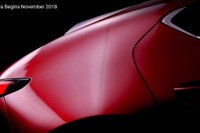 マツダの新型車、ティザーイメージ… アクセラ 次期型か? 画像