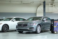 ボルボカーズ、移動式急速充電システム開発企業に出資…全車に電動車設定戦略の一環 画像