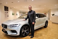 リアフェンダー周りは光と影を演出…ボルボ V60 新型［デザイナーインタビュー］ 画像