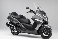 ホンダ シルバーウイング400 カラーリングを変更 画像