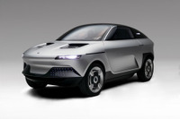 走るコンセプトカー AKXY、ドイツデザインアワード受賞 旭化成とGLMが共同開発 画像