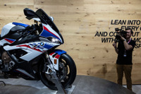 BMW「M」が二輪に拡大展開、新型 S1000RR 用パーツを発表…EICMA 2018 画像