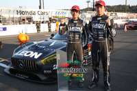【SUPER GT 最終戦】GT300クラスはLEON CVSTOS AMG 黒澤治樹&蒲生尚弥が今季初優勝、逆転でシリーズタイトルも獲得 画像