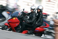 ADIVA、軽二輪EVスクーター『VX-1』を国内市場に投入　114万円より 画像