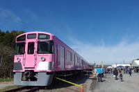 電車の車両基地が酒場になった?---西武鉄道が秩父の酒と料理を楽しむイベント 画像