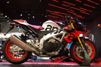 アプリリア、トゥオーノV4ファクトリー に最新モデル…EICMA 2018 画像