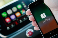 【アバルト 595 コンペティツィオーネ 試乗】ついにアバルト595にCarPlayが搭載 これからの時代を牽引するのはオシャレで賢いアウトローな1台 高山正寛 画像