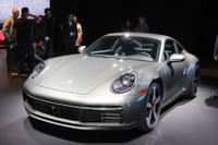 ポルシェ 911 新型、往年のモデルを彷彿とさせる…ロサンゼルスモーターショー2018［詳細画像］ 画像