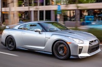 日産 GT-R に2019年モデル、最新コネクト搭載…米国で9万9990ドルから 画像