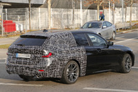 BMW伝統の「アレ」の行方は? 3シリーズツーリング 次期型に大接近! 画像