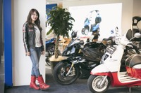 プジョーもBMWも即決!星野華さんがバイクに目覚めた理由 画像