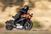 ハーレー初の電動バイク『ライブワイヤー』、米国で予約受付開始 2万9799ドルより 画像