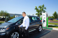 GM、米国の3大EV充電ネットワークと提携…スマホアプリで利用可能なシステムも構築へ 画像