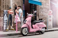 これもフランス流? プジョーのネオレトロスクーターに「ドピンク」登場…ジャンゴ125ABS 画像