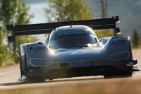 VWのEVレーサー、EV最速記録更新へ…今夏ニュルブルクリンクで挑戦 画像