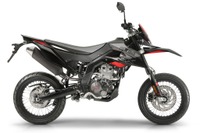 アプリリア、125cc本格派モタード『SX125』発売へ 画像