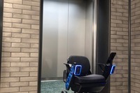 電動車いす、エレベーターと連携して自動走行 WHILLなど実証実験開始 画像