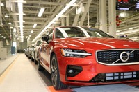 ボルボ S60 新型、米国から欧州へ初めて輸出…世界93か国に順次出荷へ 画像