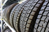 自動車タイヤ販売本数、暖冬で19%減 1月 画像