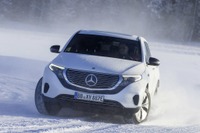 メルセデスベンツ初の市販EV、『EQC』が最終テスト…2019年半ばに発売へ 画像
