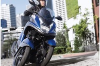 ヤマハ トリシティ155 ABS、初のマイナーチェンジ 新シート採用で足つき性向上 画像