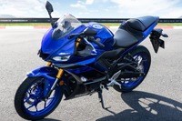20代に人気、ヤマハ YZF-R25 がマイナーチェンジ 新デザインや倒立フロントフォークを採用 画像