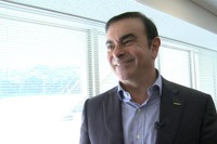 ゴーン被告、監視カメラ付きできょうにも保釈、65歳の誕生日は塀の外で［新聞ウォッチ］ 画像