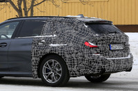 リアクォーターウィンドウはどうなる?BMW 3シリーズツーリング、次期型プロトタイプを目撃 画像