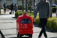 宅配ロボットサービスを大学構内で実証実験、世界初 ZMP・ローソン・慶大が協力 画像