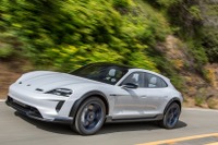 ポルシェ、ミッションEクロスツーリスモ の2020年の市販化を決定… タイカン 派生EV 画像