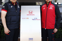 【ホンダF1】アシックスとパートナー契約を締結…スタッフがウェアやシューズを着用 画像