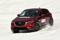 マツダ i-ACTIV AWDとGVCの進化を雪上で実感… マツダ3 と CX-3プロトタイプ で試す 画像