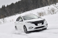 【ホンダ ヴェゼル Modulo仕様 雪上試乗】いかなる環境でも接地感が変わることなく高い安定感をキープ…瀬在仁志 画像