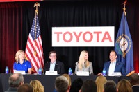 大統領補佐官イヴァンカ・トランプ氏、トヨタの米国工場を視察 画像