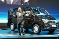 MGが11人乗りバン『V80』を発表、大幅なディスカウントも…バンコクモーターショー2019 画像