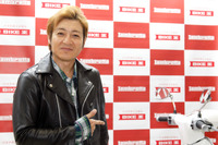 つるの剛士にランブレッタ V200 Special 贈呈、SNSでの波及に期待…東京モーターサイクルショー2019 画像