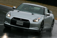 【日産 GT-R 解説】外見からは想像し得ない軽快さ 画像