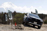 【トヨタ RAV4 新型試乗】2種類の4WDにオン&オフロードで乗った…山田弘樹 画像