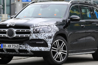 公開直前!メルセデスベンツ GLS 新型、最終デザインほぼ見えた 画像