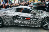 コルベット 次期型のプロトタイプ公開、7月デビューが決定…ミッドシップ化は確実か 画像