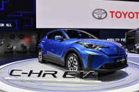 トヨタ C-HR のEV発表、専用フロントマスクで表情変化…上海モーターショー2019 画像