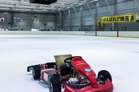 世界初、子ども用電気レーシングカートでスケートリンクを走行 5月18日 画像