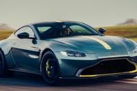 アストンマーティン ヴァンテージ 新型に「AMR」、7速MTで510馬力を操る…世界限定200台 画像