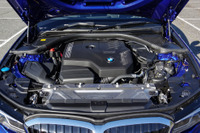 【BMW 3シリーズ 新型試乗】自然吸気エンジンのような素直な運転感覚…御堀直嗣 画像