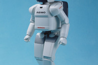 料金は1年間で2000万円!! これがレンタル専用『ASIMO』だ 画像