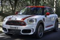 JCWクロスオーバー に改良新型、現行MINIシリーズ最強の306馬力に 画像