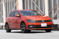 【VW ポロ TSI R-Line 新型試乗】クルマの出来は素晴らしい!のに、ナビだけは残念…中村孝仁 画像